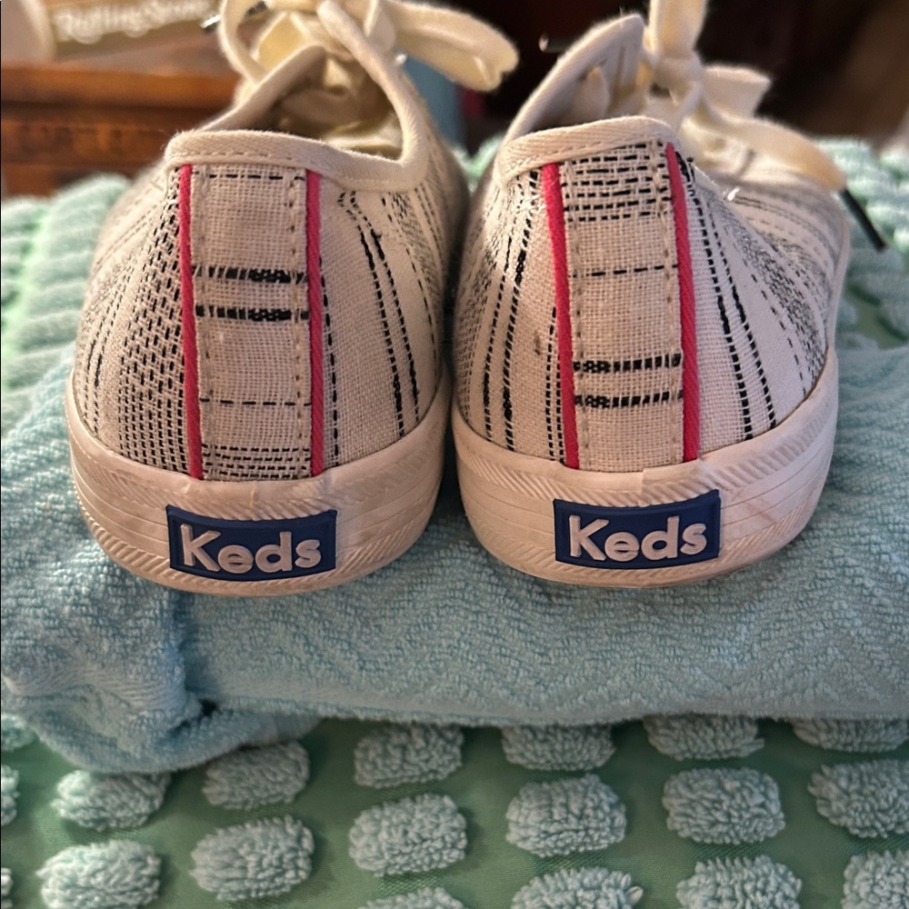 Keds Cream and Black Patterned Sneakers - Picture 5 of 6